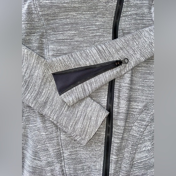 Women’s Lululemon Athletica gray hooded Bust A Move zipped Jacket Sz small - Picture 6 of 16